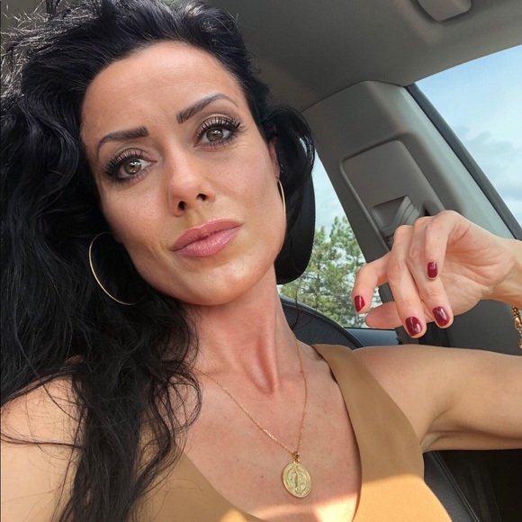 Meet your Posher, Jessica - Picture 1 of 1